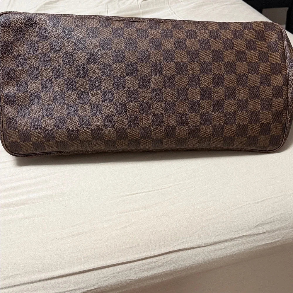 Louis Vuitton Neverfull GM - Picture 7 of 16